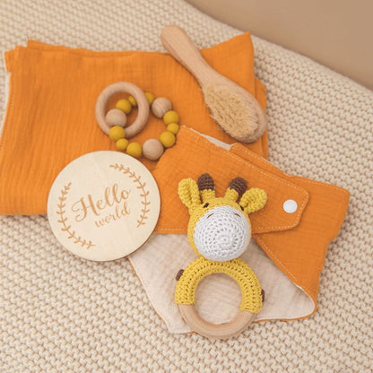 LuxWood™ | Coffret cadeau de luxe pour bébé avec couverture en coton et hochets en bois 